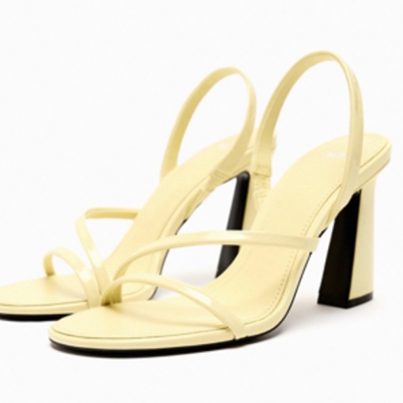 Zara Shoes - STRAPPY WIDE HEEL SANDALS